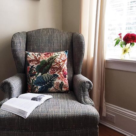 Snapdragon Inn Windsor Екстериор снимка