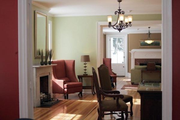 Snapdragon Inn Windsor Екстериор снимка